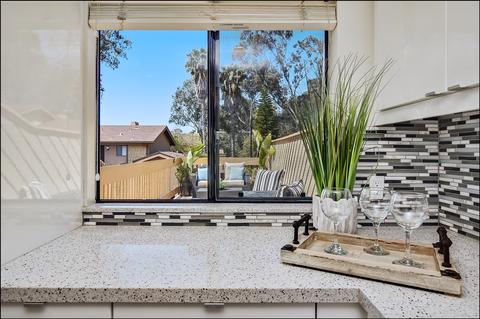 8360 Via Sonoma #E, La Jolla, CA 92037 photo 12