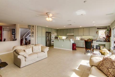 2143 Pointe Pkwy, Spring Valley, CA 91978 photo 8