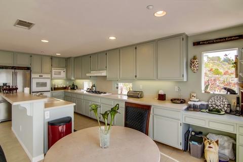 2143 Pointe Pkwy, Spring Valley, CA 91978 photo 10