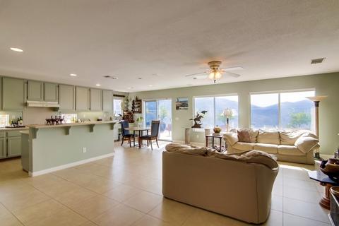 2143 Pointe Pkwy, Spring Valley, CA 91978 photo 2