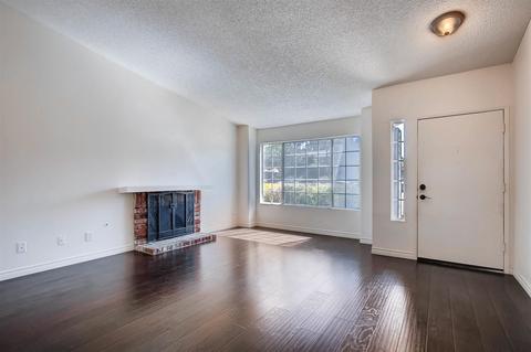 1504 Whispering Palm Dr, Oceanside, CA 92056 photo 2