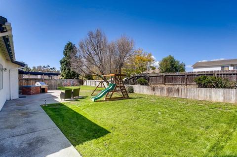 1504 Whispering Palm Dr, Oceanside, CA 92056 photo 11