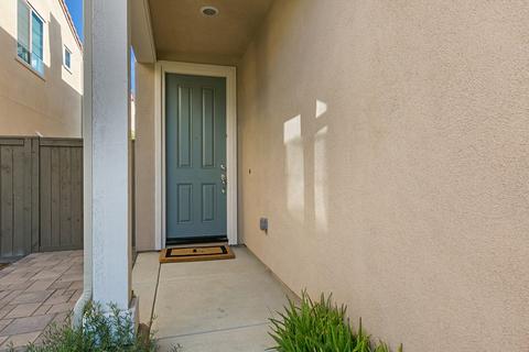 1124 Cherry Tree Ln, Vista, CA 92084 photo 4