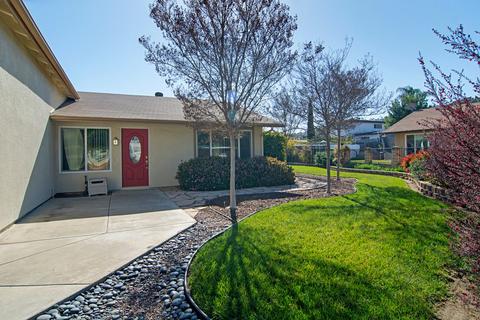 833 W Chase Ave, El Cajon, CA 92020 photo 2