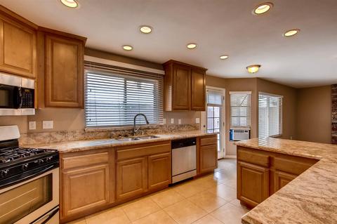 1532 Glacier Rd, Oceanside, CA 92056 photo 4