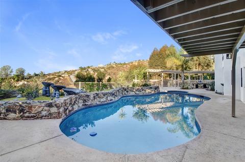 1944 Hidden Crest Dr, El Cajon, CA 92019 photo 2