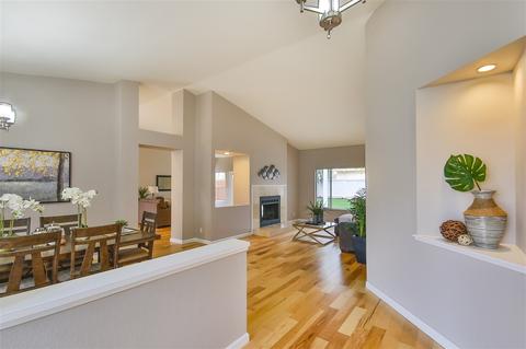 2301 Dana Ct, Carlsbad, CA 92008 photo 3