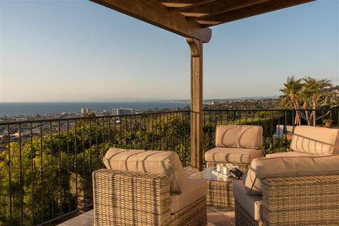 934 Muirlands Dr, La Jolla, CA 92037 photo 8