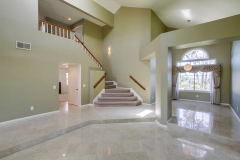 1627 Olympus Loop Dr, Vista, CA 92081 photo 2