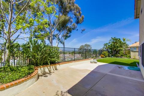 1627 Olympus Loop Dr, Vista, CA 92081 photo 11