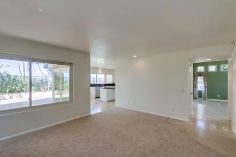 1627 Olympus Loop Dr, Vista, CA 92081 photo 6