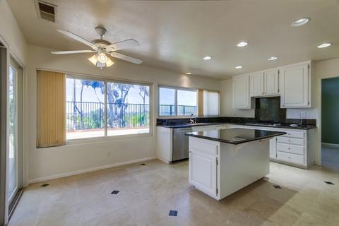 1627 Olympus Loop Dr, Vista, CA 92081 photo 7