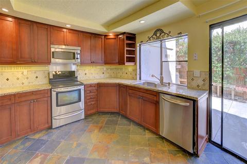 1651 S Juniper St #203, Escondido, CA 92025 photo 4