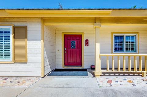 1310 Wicker Pl, Escondido, CA 92027 photo 2