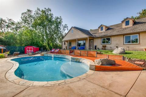 10444 E Meadow Glen Way, Escondido, CA 92026 photo 2