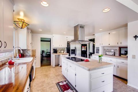 10444 E Meadow Glen Way, Escondido, CA 92026 photo 14