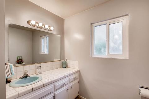 10444 E Meadow Glen Way, Escondido, CA 92026 photo 18
