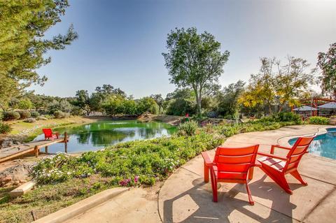 10444 E Meadow Glen Way, Escondido, CA 92026 photo 4