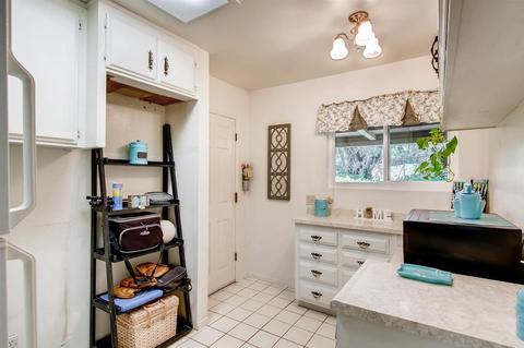 10444 E Meadow Glen Way, Escondido, CA 92026 photo 23