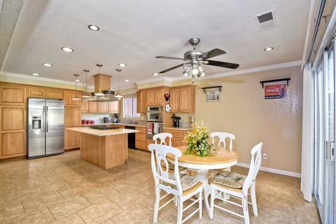3960 Sherbourne Dr, Oceanside, CA 92056 photo 7