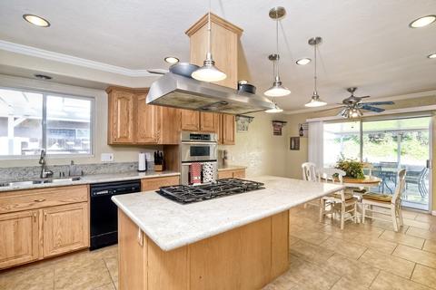 3960 Sherbourne Dr, Oceanside, CA 92056 photo 5
