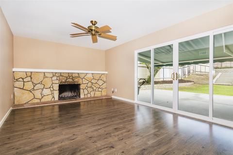 10247 Carreta Dr, Santee, CA 92071 photo 2