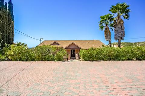 8752 Sky Rim Dr, Lakeside, CA 92040 photo 2