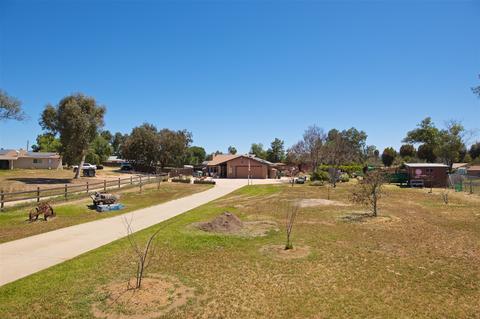 209 Julian St, Ramona, CA 92065 photo 1