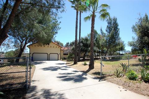 320 Woodmeadow Ln, Ramona, CA 92065 photo 1