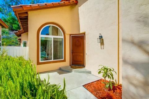 1786 Avenida Sevilla, Oceanside, CA 92056 photo 2