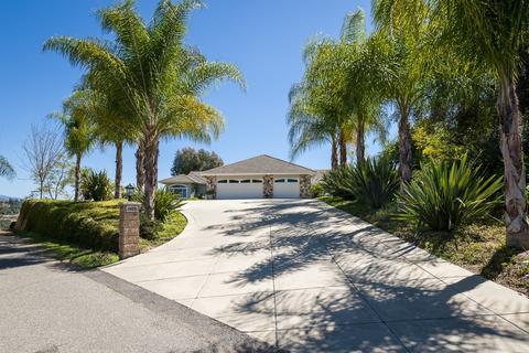 1425 Knoll Park Ln, Fallbrook, CA 92028 photo 2