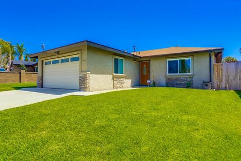 584 Gold Dr, Oceanside, CA 92057 photo 2