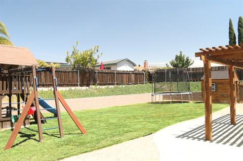 7980 Alida St, La Mesa, CA 91942 photo 2