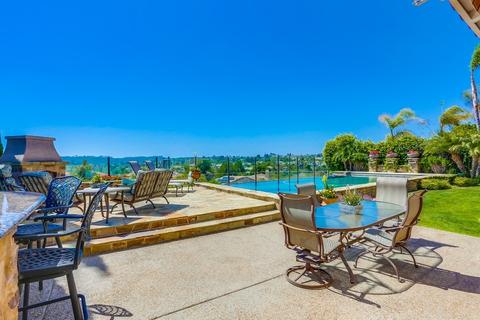 3356 Corte Del Cruce, Carlsbad, CA 92009 photo 2