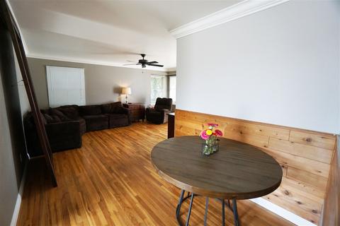868 Ellen Ln, El Cajon, CA 92019 photo 6