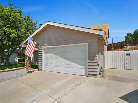 9997 Delia Ln, Santee, CA 92071 photo 19