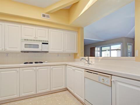 8599 Via Mallorca #E, La Jolla, CA 92037 photo 10