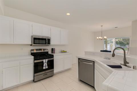 1011 Laguna Seca Loop, Chula Vista, CA 91915 photo 2