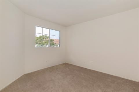 1011 Laguna Seca Loop, Chula Vista, CA 91915 photo 14