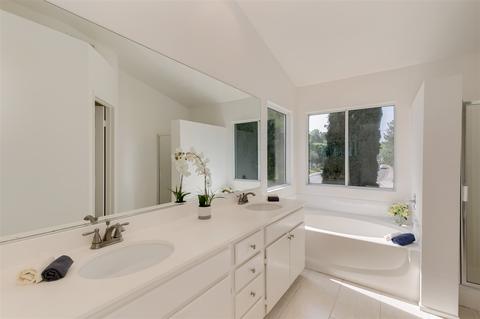 1011 Laguna Seca Loop, Chula Vista, CA 91915 photo 11