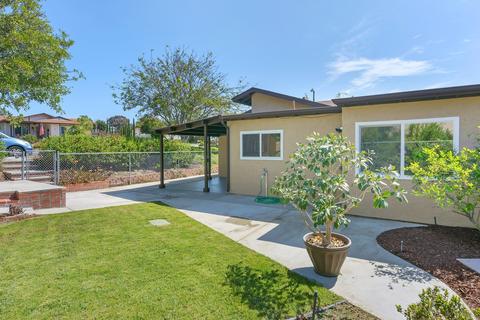 1759 Round Tree Dr, Oceanside, CA 92056 photo 2