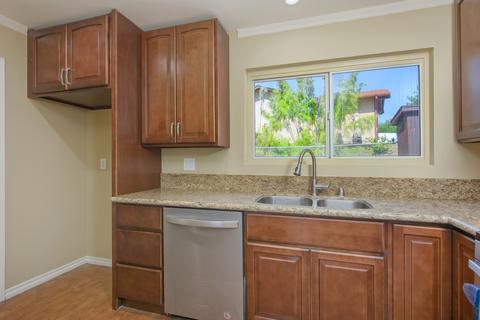 1759 Round Tree Dr, Oceanside, CA 92056 photo 4
