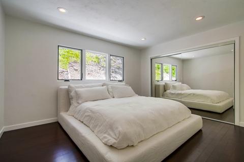 6445 Avenida Wilfredo, La Jolla, CA 92037 photo 14