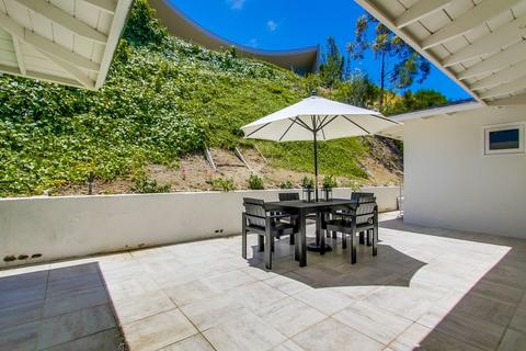6445 Avenida Wilfredo, La Jolla, CA 92037 photo 17