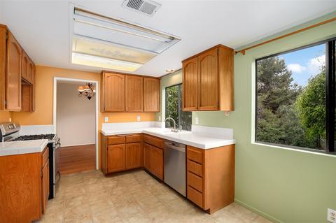 1581 Havenwood Dr, Oceanside, CA 92056 photo 14
