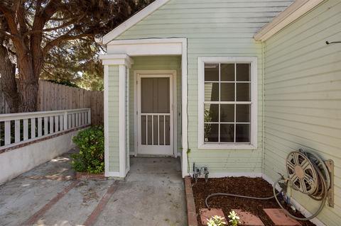 4217 Via Tercero, Oceanside, CA 92056 photo 2