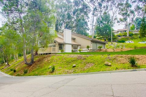 685 Sun Meadow Dr, El Cajon, CA 92020 photo 2