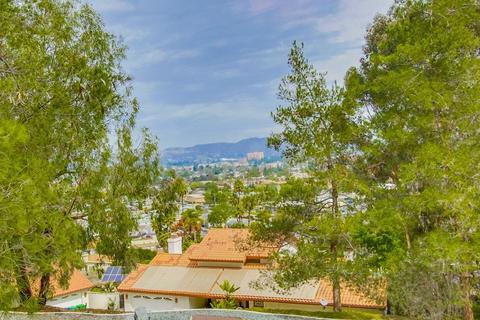 685 Sun Meadow Dr, El Cajon, CA 92020 photo 4