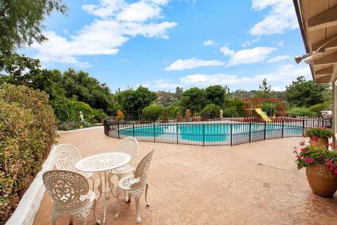 3133 Montesano Rd, Escondido, CA 92029 photo 2