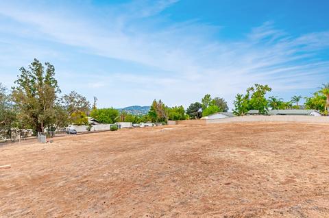 10748 Valle Vista Rd, Lakeside, CA 92040 photo 3